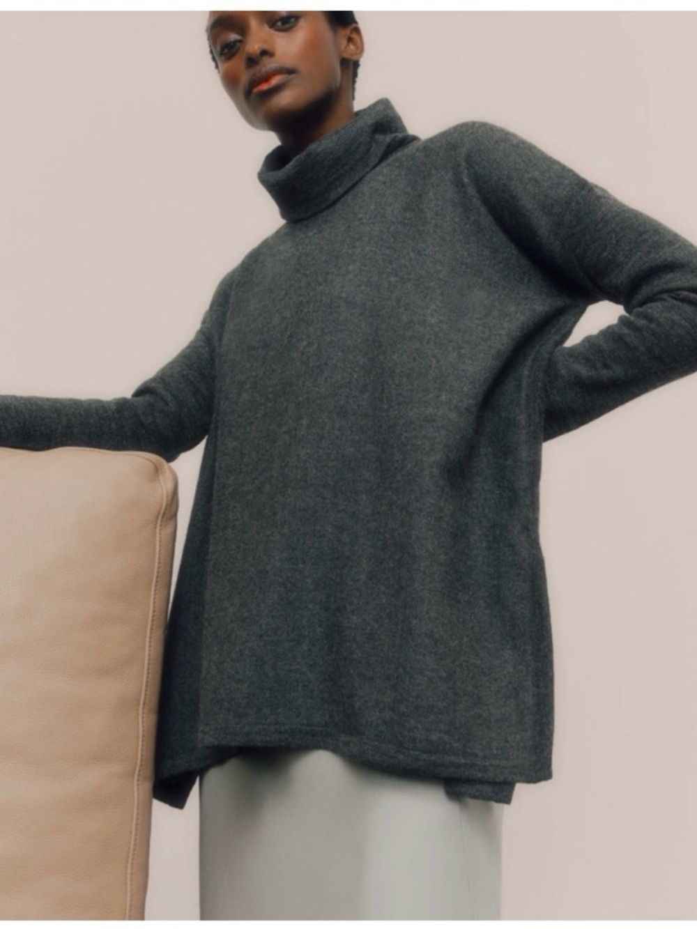 CUYANA 100% baby alpaca Charcoal Gray Turtleneck Women's Sweater